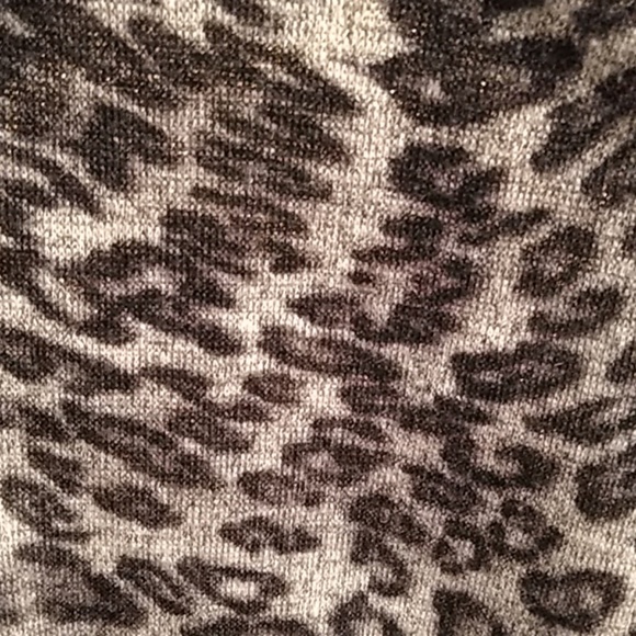 Daytrip Animal Print Blouse B12 - Picture 4 of 6